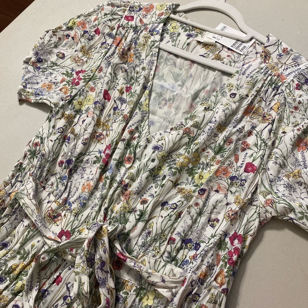 H & M Floral V-Neck Dress